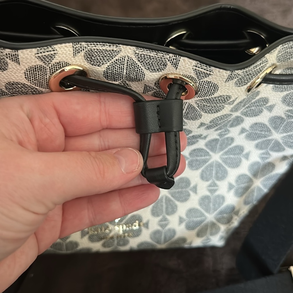 Kate Spade - Spade Flower Small Bucket Bag - Picture 12 of 13